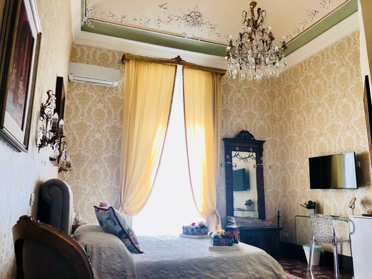 Dimora Umberto Bed & Breakfast Catania Bagian luar foto