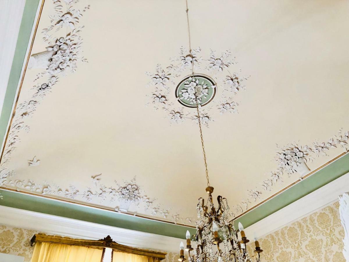 Dimora Umberto Bed & Breakfast Catania Bagian luar foto