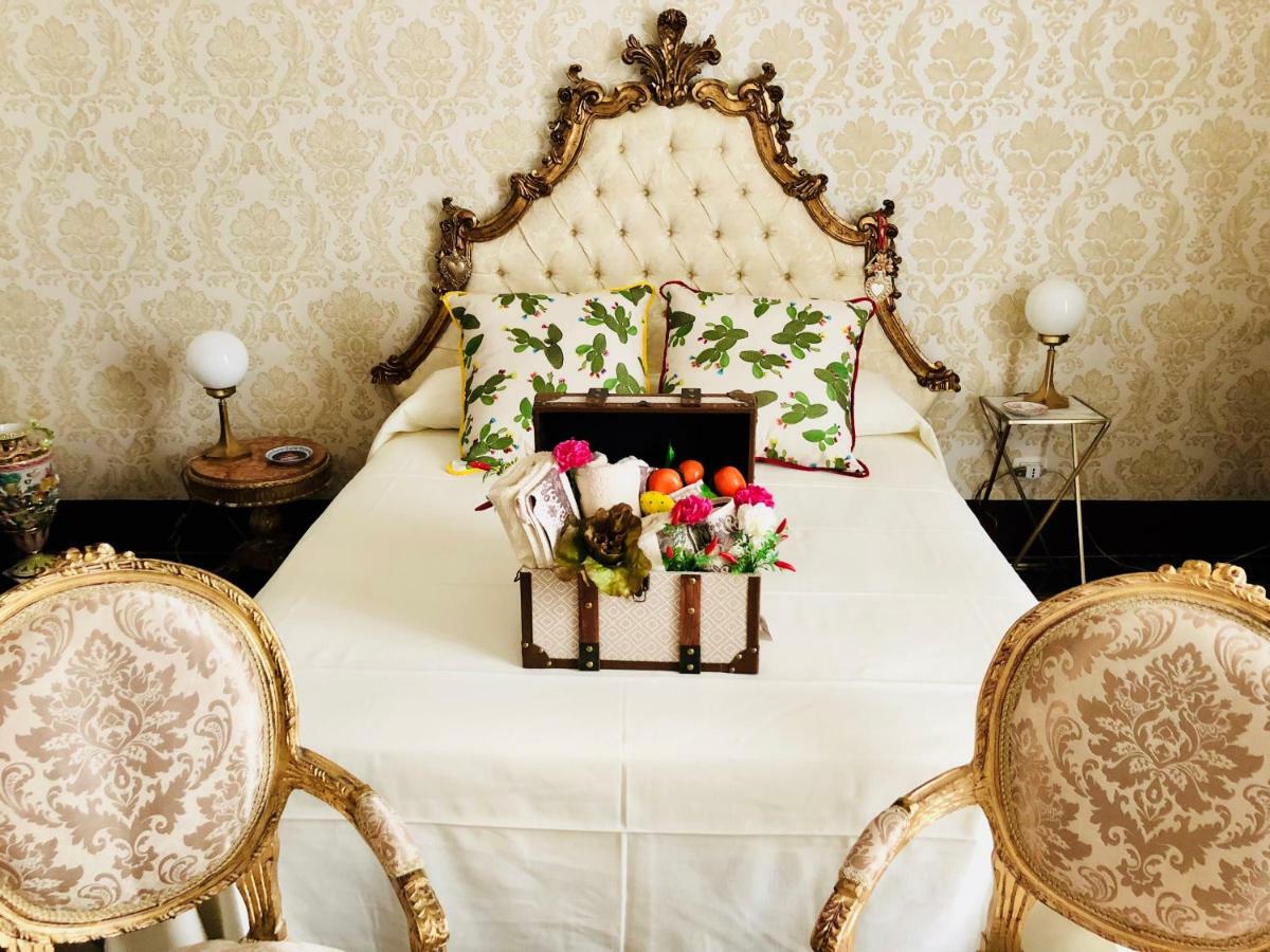 Dimora Umberto Bed & Breakfast Catania Bagian luar foto